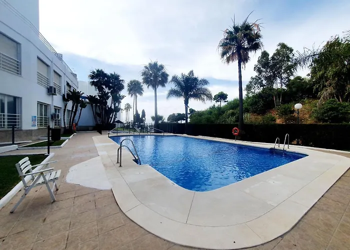 Marbellamar Seaviews Апартаменты *