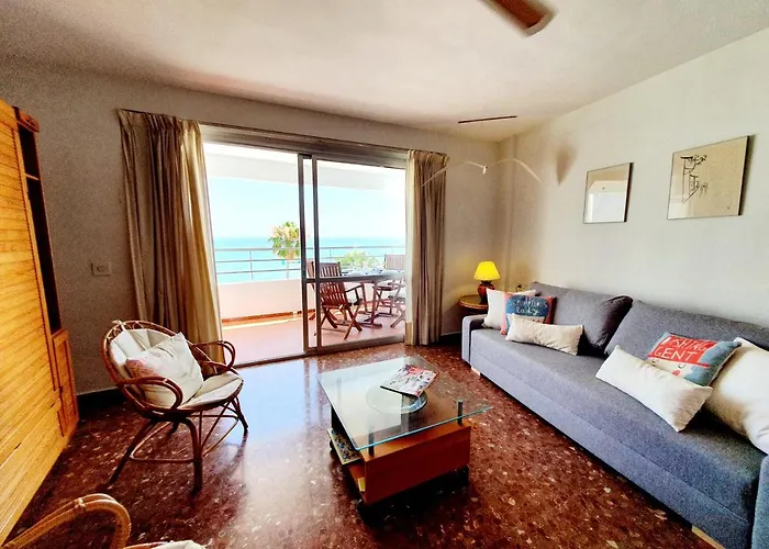 Marbellamar Seaviews דירה